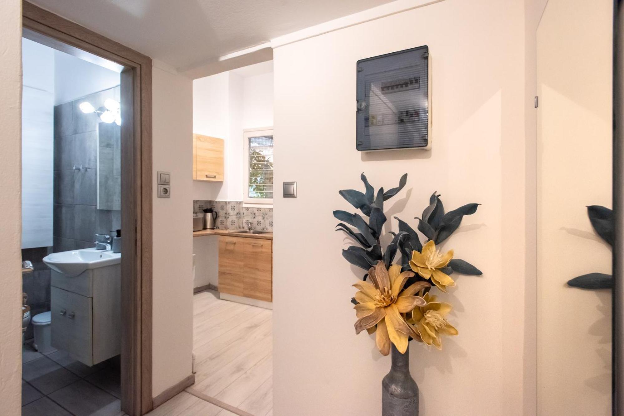 Relax Apartment Under Acropolis Athens Exterior photo